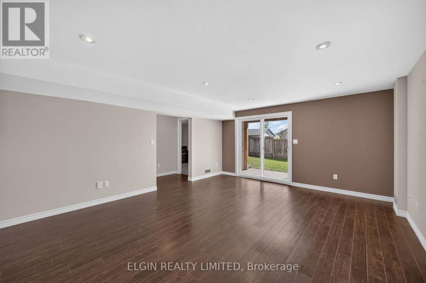 1969 Frederick Crescent — photo 28 of 38
