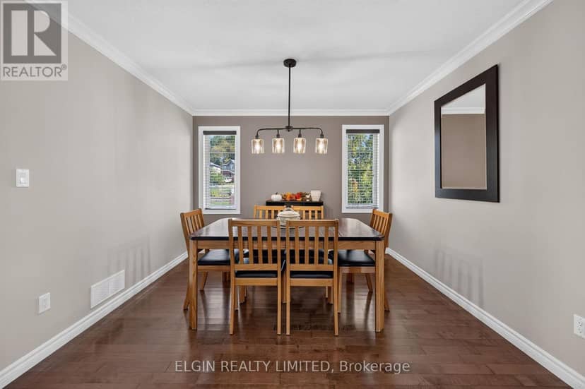 1969 Frederick Crescent — photo 6 of 38