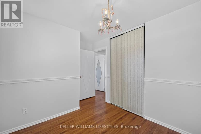 42 Stroud Crescent — photo 15 of 38