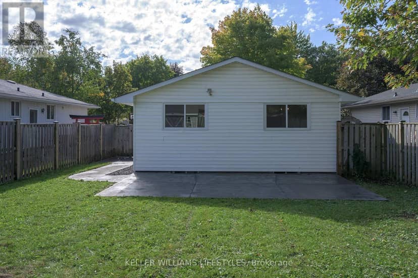 42 Stroud Crescent — photo 29 of 38