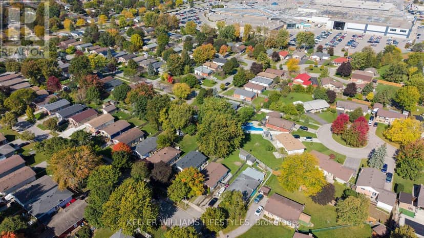 42 Stroud Crescent — photo 36 of 38