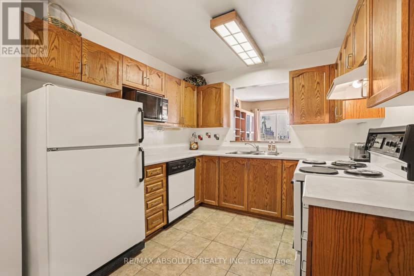 42 Roblyn Way — photo 10 of 38