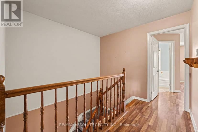 42 Roblyn Way — photo 15 of 38