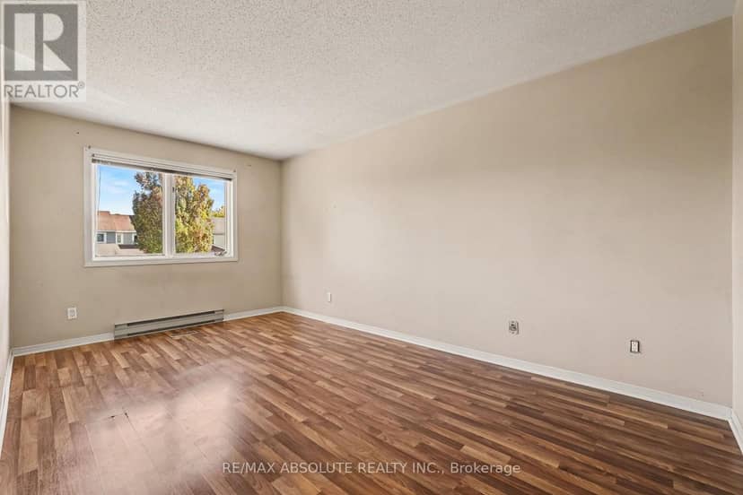 42 Roblyn Way — photo 18 of 38