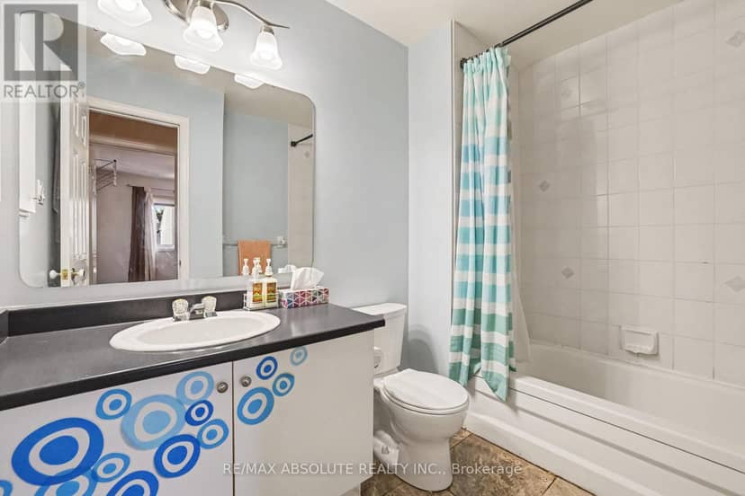 42 Roblyn Way — photo 24 of 38