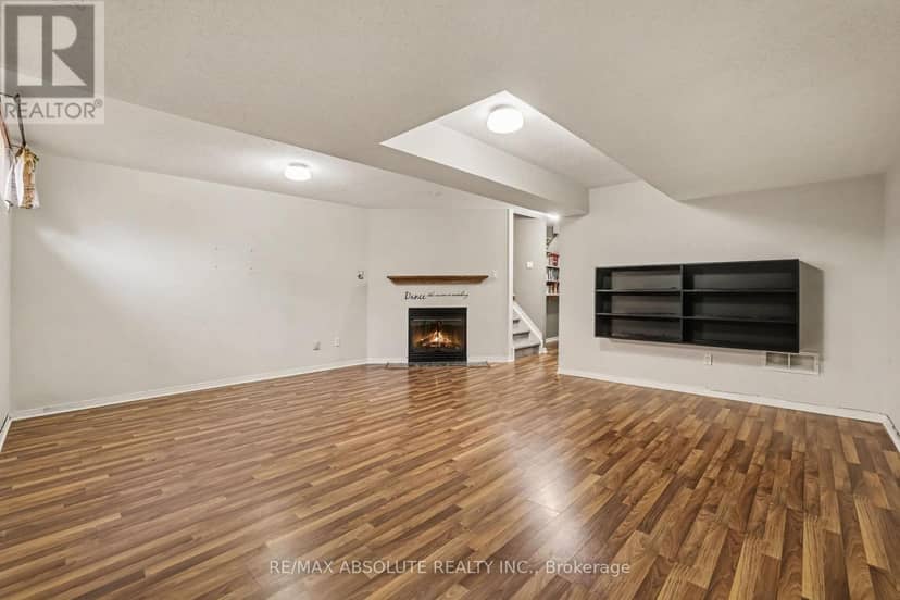42 Roblyn Way — photo 29 of 38