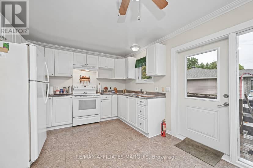 106 Lorne Street — photo 14 of 40