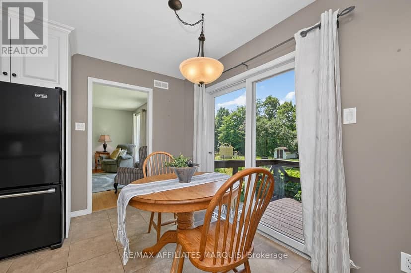 4 Davis Lane — photo 13 of 40