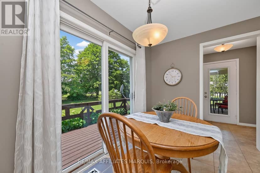4 Davis Lane — photo 14 of 40
