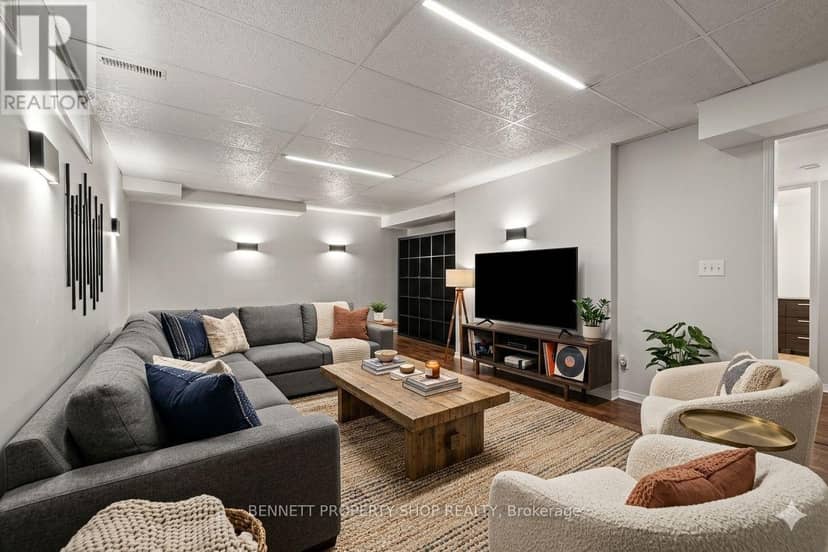 13 Candow Crescent — photo 15 of 22