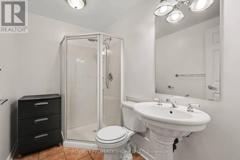 13 Candow Crescent — photo 17 of 22