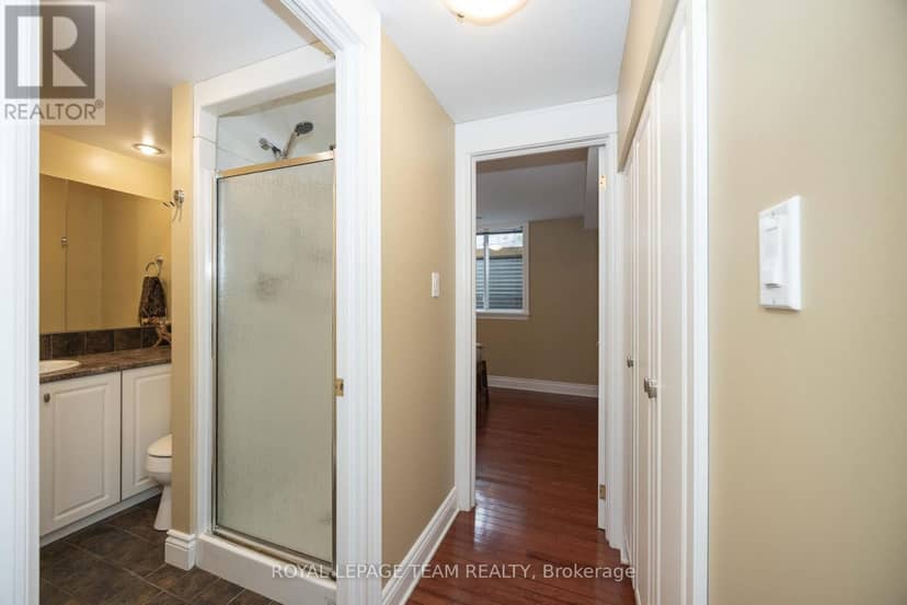 2128 Benjamin Avenue — photo 32 of 40