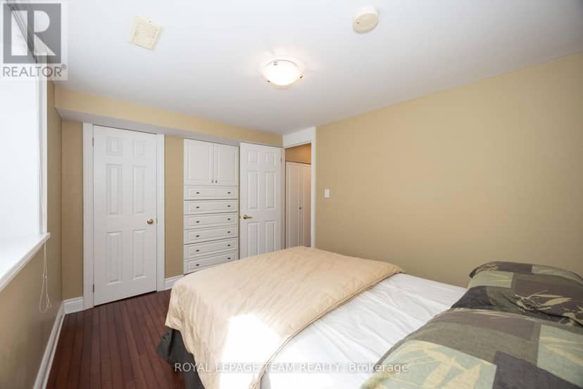 2128 Benjamin Avenue — photo 34 of 40