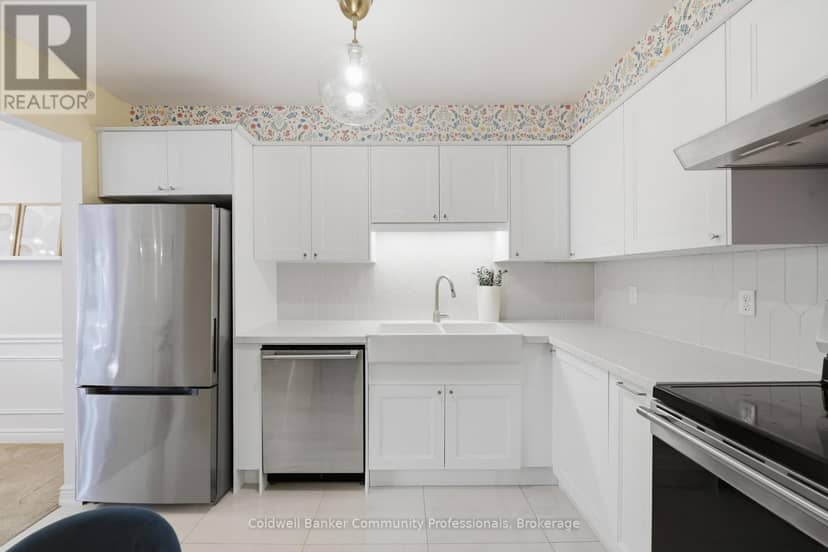 10 - 14 Brucedale Avenue E — photo 25 of 35