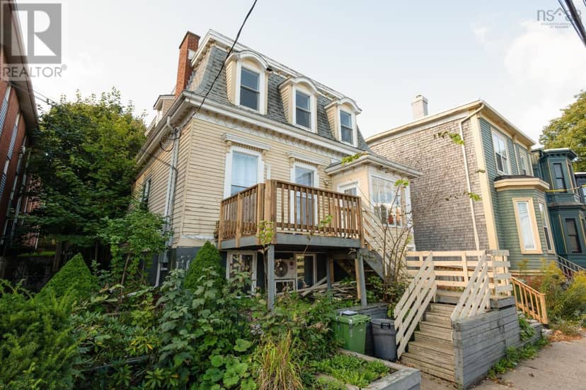2542 Gottingen Street — photo 1 of 40