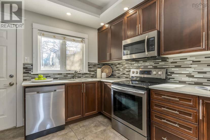 2542 Gottingen Street — photo 13 of 40