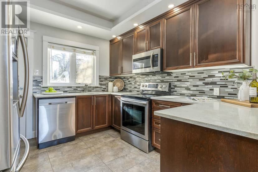2542 Gottingen Street — photo 14 of 40