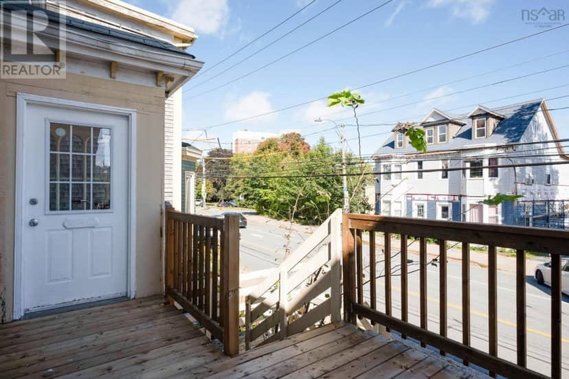2542 Gottingen Street — photo 3 of 40