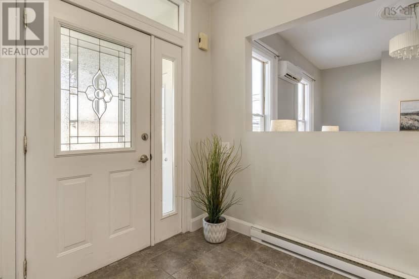 2542 Gottingen Street — photo 5 of 40