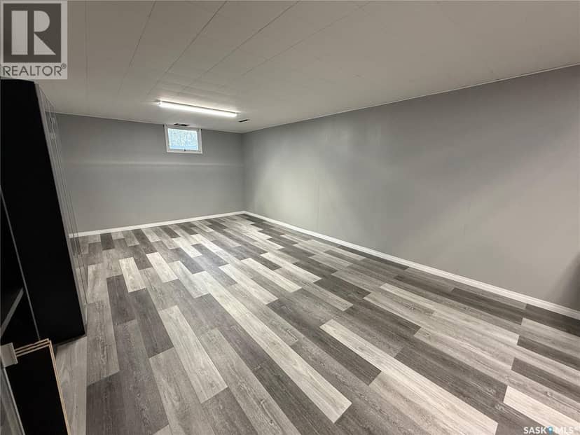 1141 Hartney AVENUE — photo 15 of 29