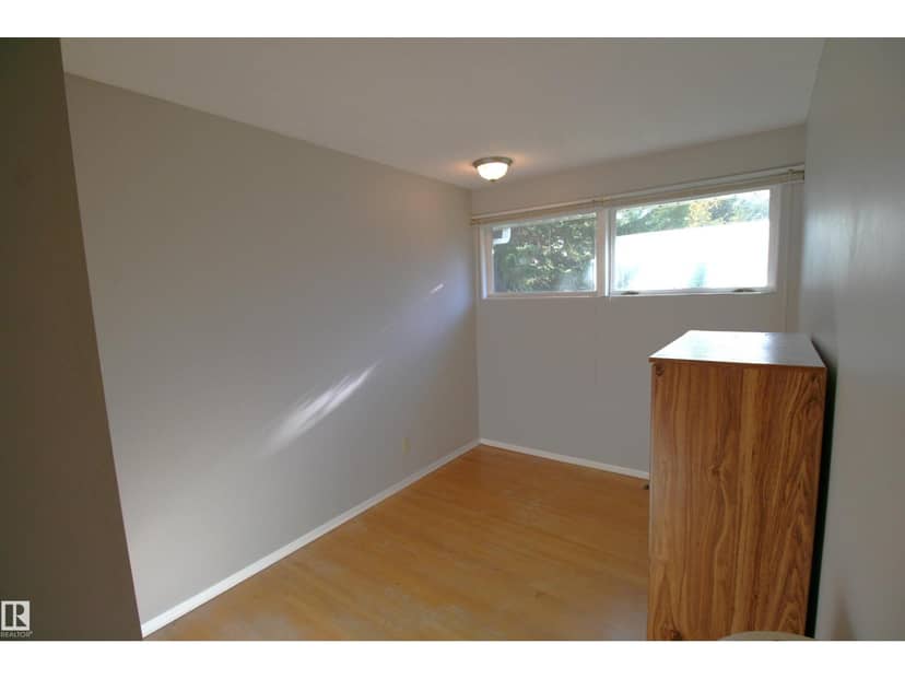 5219 57 AV — photo 22 of 40