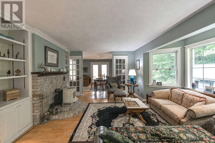 652 Warminster Side Road — photo 8 of 40