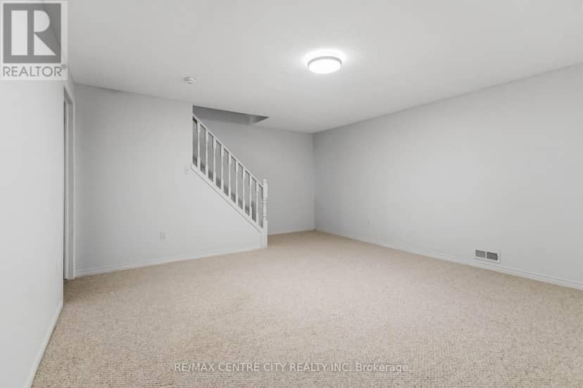 61 - 511 Admiral Drive — photo 18 of 26