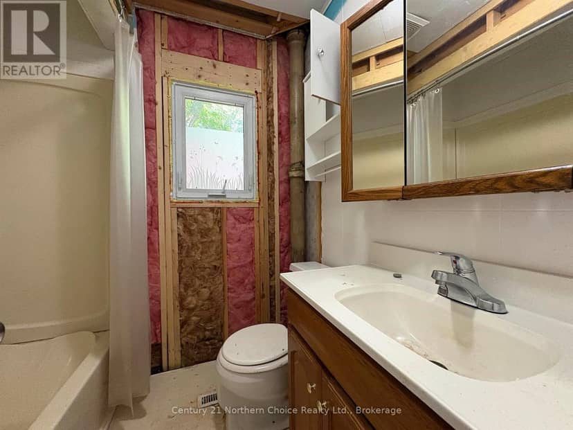 808 Portage Avenue — photo 10 of 32