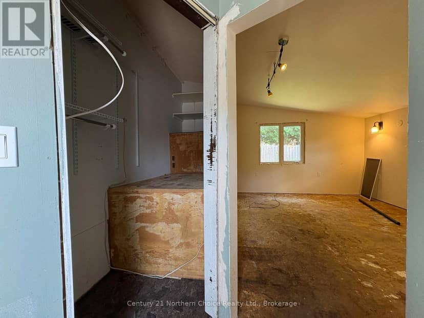 808 Portage Avenue — photo 16 of 32