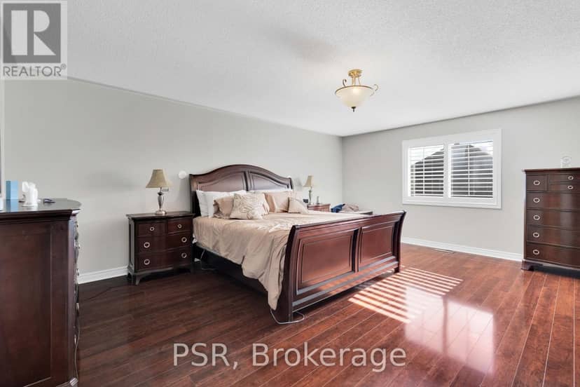 10 Baccarat Crescent — photo 23 of 40