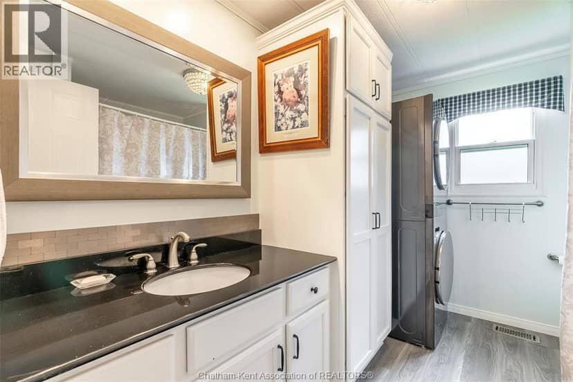 132 Dunkirk DRIVE — photo 16 of 27