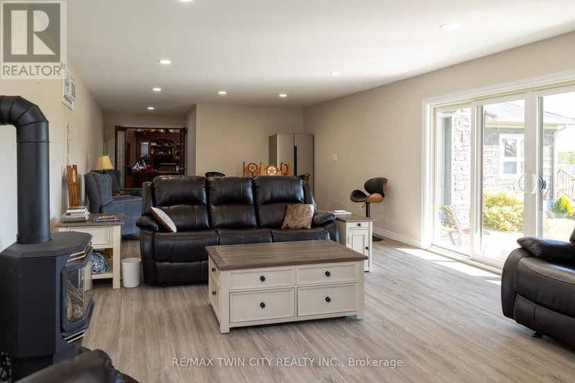 2173 Cockshutt Road — photo 34 of 37