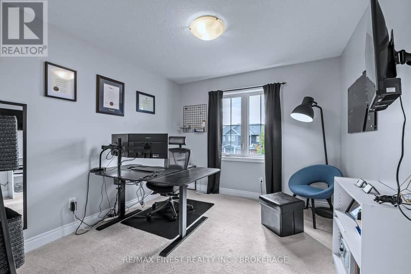 115 Dr Richard James Crescent — photo 19 of 33