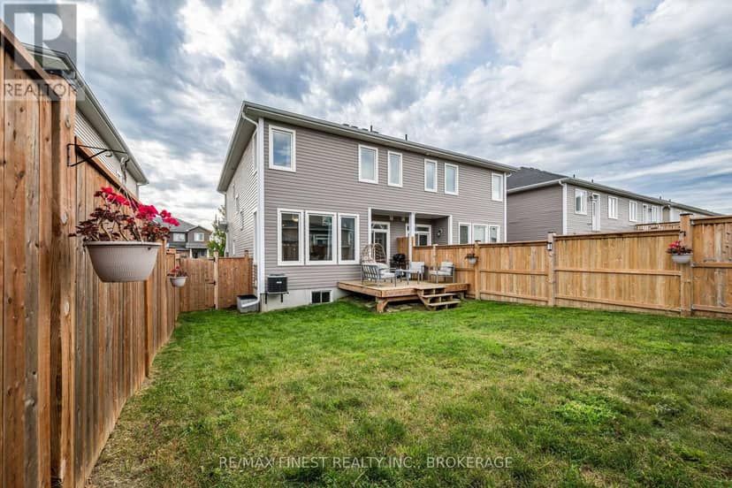 115 Dr Richard James Crescent — photo 32 of 33