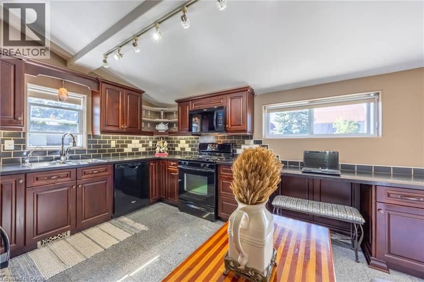 9 COLLEGE Avenue, Port Rowan, photo 6