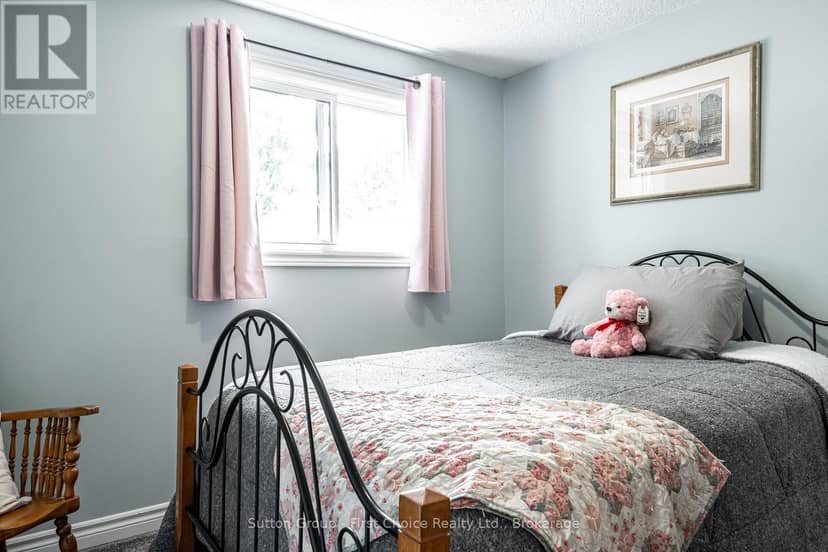 97 Graham Crescent — photo 18 of 32