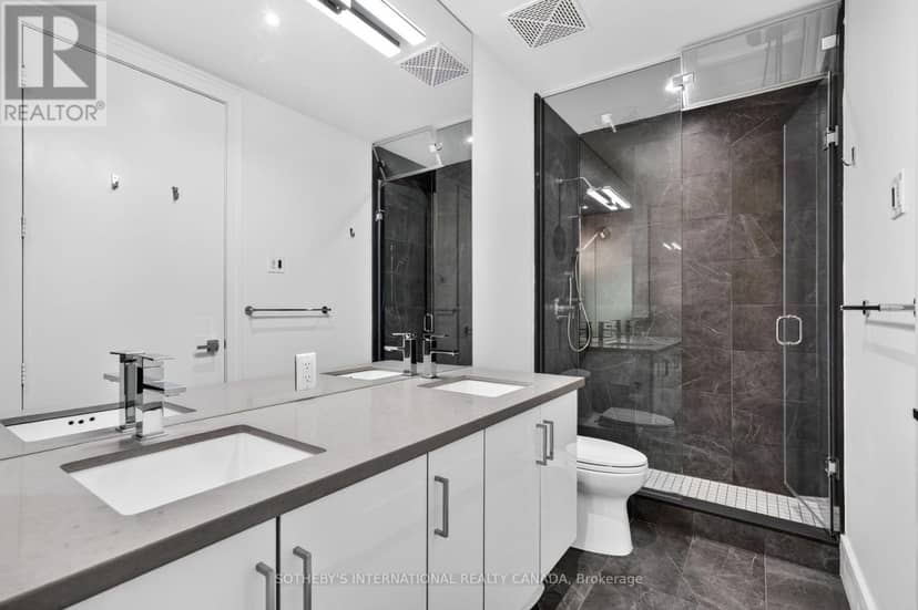 TH 114 - 29 Queens Quay E — photo 26 of 40
