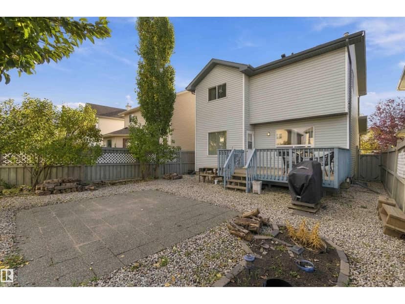 3524 McLean Cr SW — photo 14 of 40
