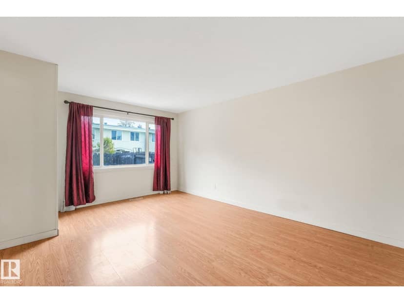 144 Roseland Vg NW — photo 10 of 40