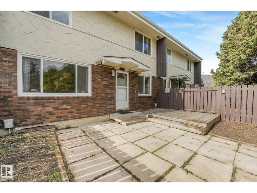 144 Roseland Vg NW — photo 39 of 40