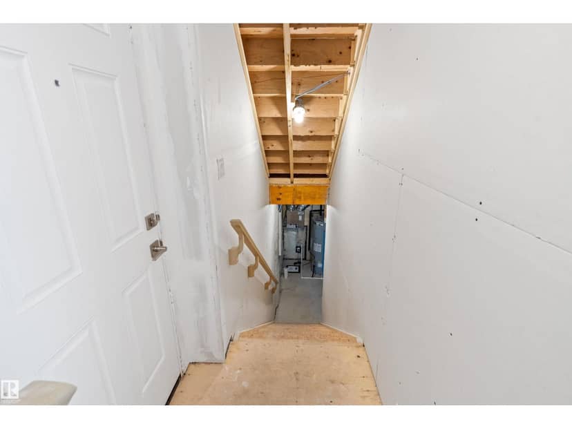20623 43 AV NW — photo 36 of 38