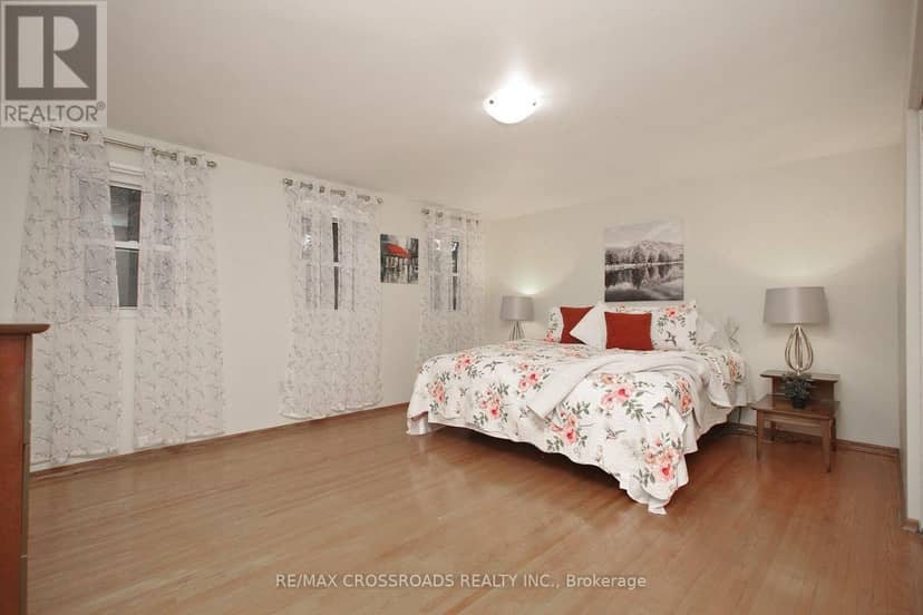 57 Kimberdale Crescent — photo 17 of 32
