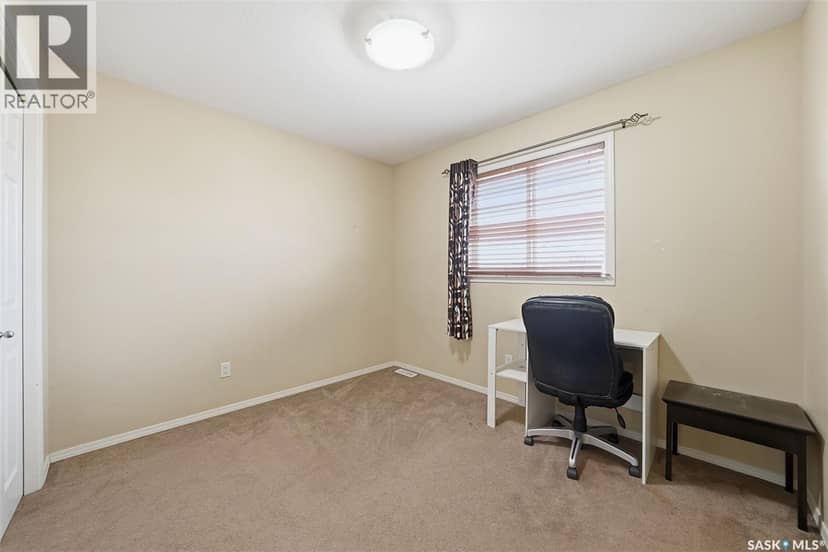 110 East Hampton BOULEVARD — photo 16 of 39