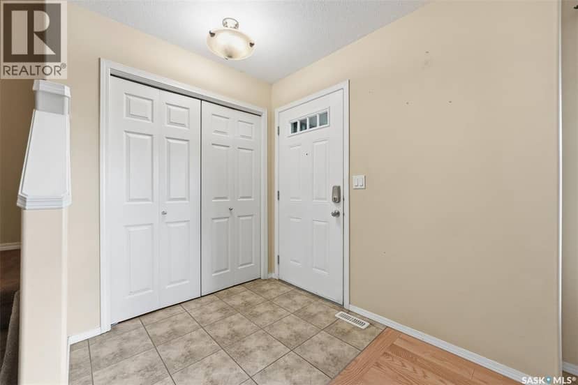 110 East Hampton BOULEVARD, Saskatoon, photo 3