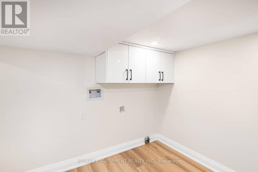 250 Rosslyn Avenue N — photo 28 of 40
