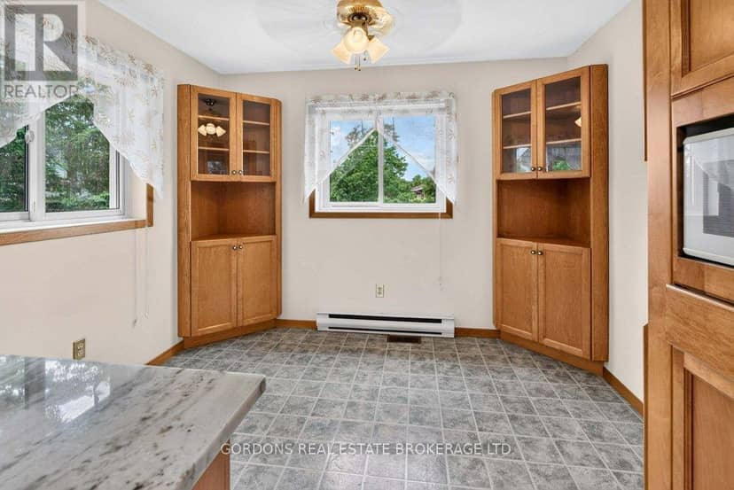 450 Charles Street N — photo 16 of 40
