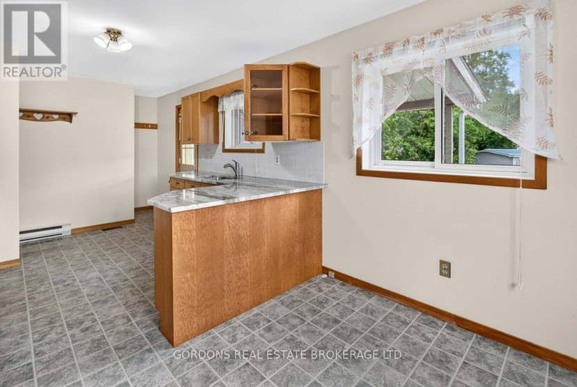 450 Charles Street N — photo 18 of 40
