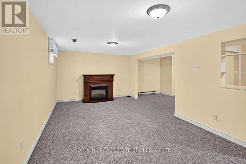 450 Charles Street N — photo 36 of 40
