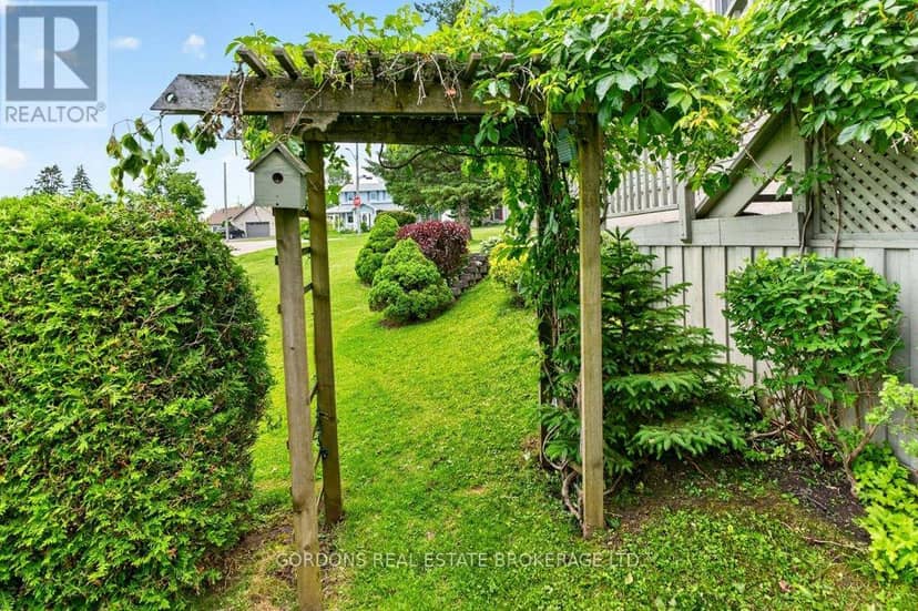 450 Charles Street N, Gananoque, photo 6