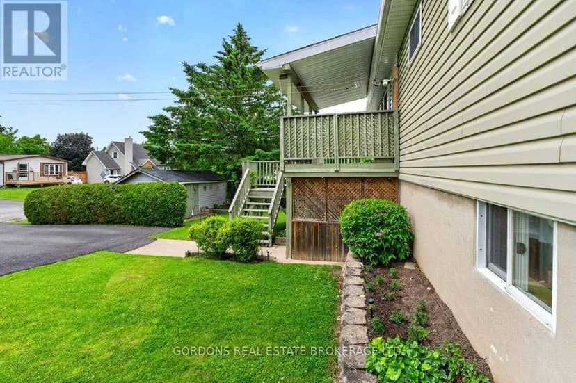 450 Charles Street N, Gananoque, photo 7